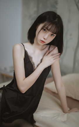 许岚LAN-黑色蕾丝睡衣